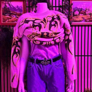 Rare Butterfly Sweater 💚🖤🤍